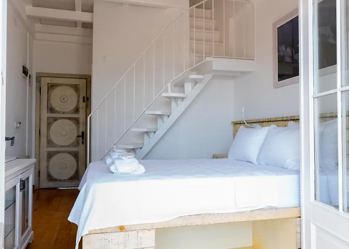 Otel Cunda Piano Ayvalı